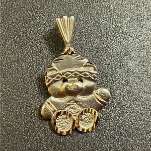 Michael Anthony: 14k. Yellow gold vintage “86” winter teddy bear pendant/charm.